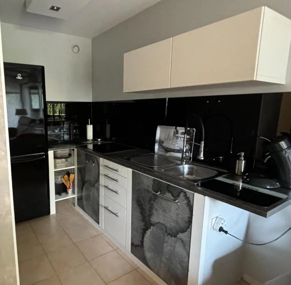 Joli Appartement En Residence Avec Piscine Et Gardien Mandelieu-la-Napoule